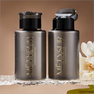 Płyn do demakijażu z olejkiem różanym – odświeżający i rozświetlający efektMT6052 玫瑰精油焕颜卸妆液